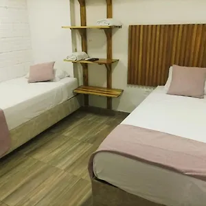  Hostal Catalleya